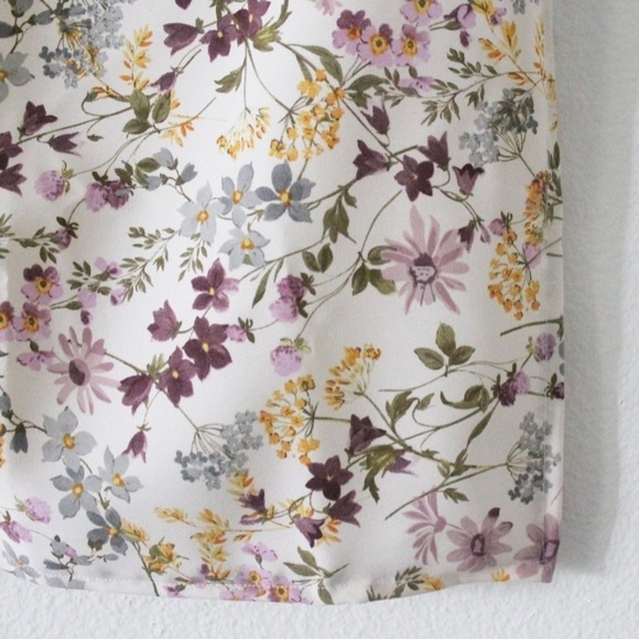 NWT Handmade Floral 18” x 18” Scarf L1043 - Picture 2 of 10
